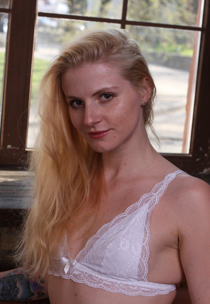 Василиса, 25 лет, 2 размер груди